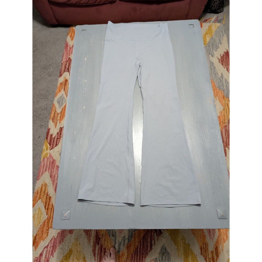 Fabletics High-Waisted Flare Yoga Pants XL – Light Gray Wide Leg Leggings NWT